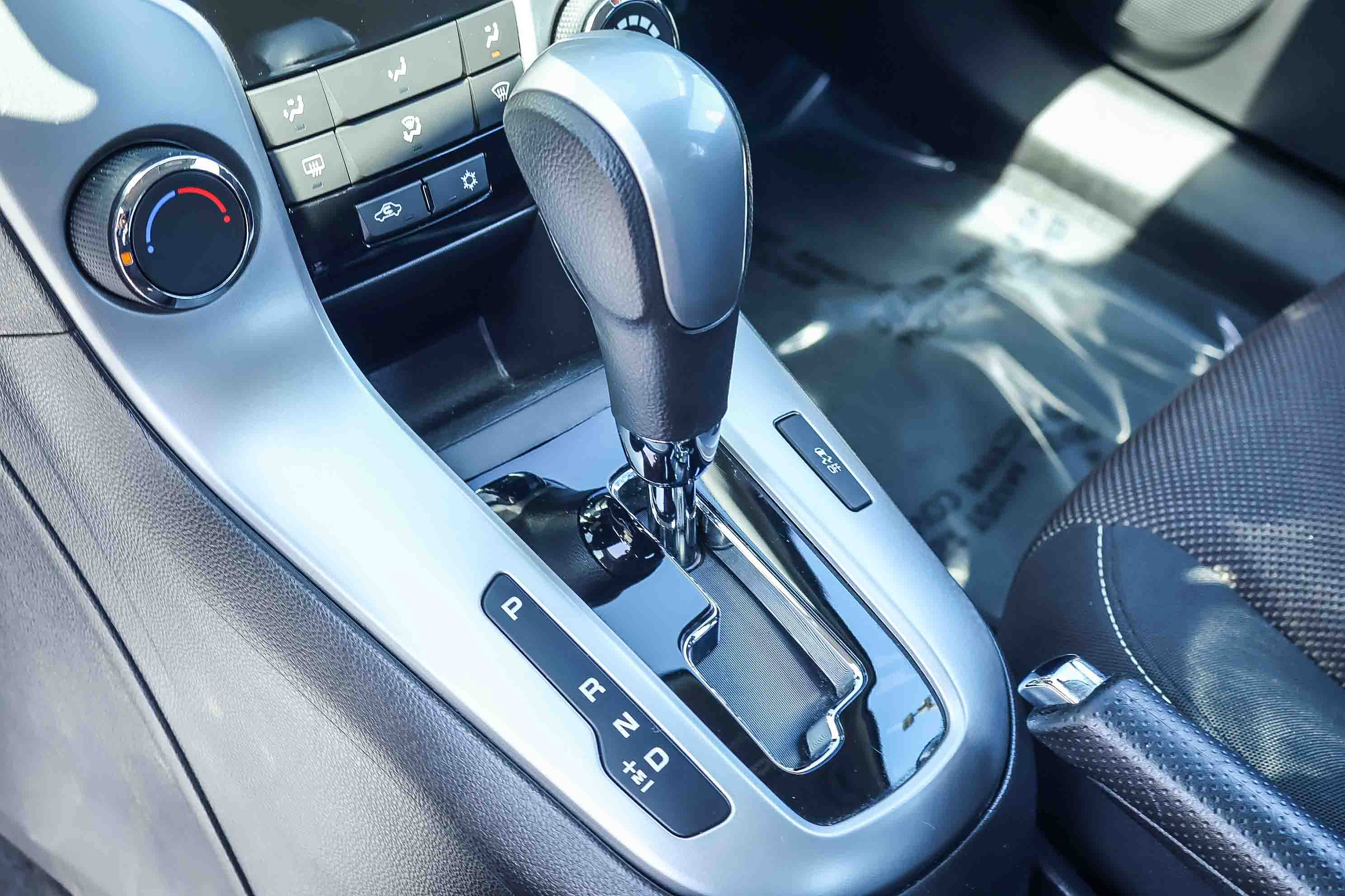 Used 2015 Chevrolet Cruze LT w/ Enhanced Safety Package FWD image 8