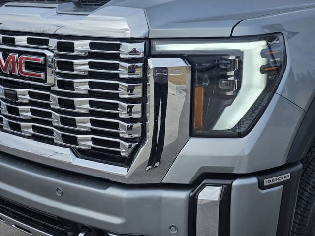 New 2026 GMC Sierra 3500 Denali w/ Denali Reserve Package AWD/4WD image 5