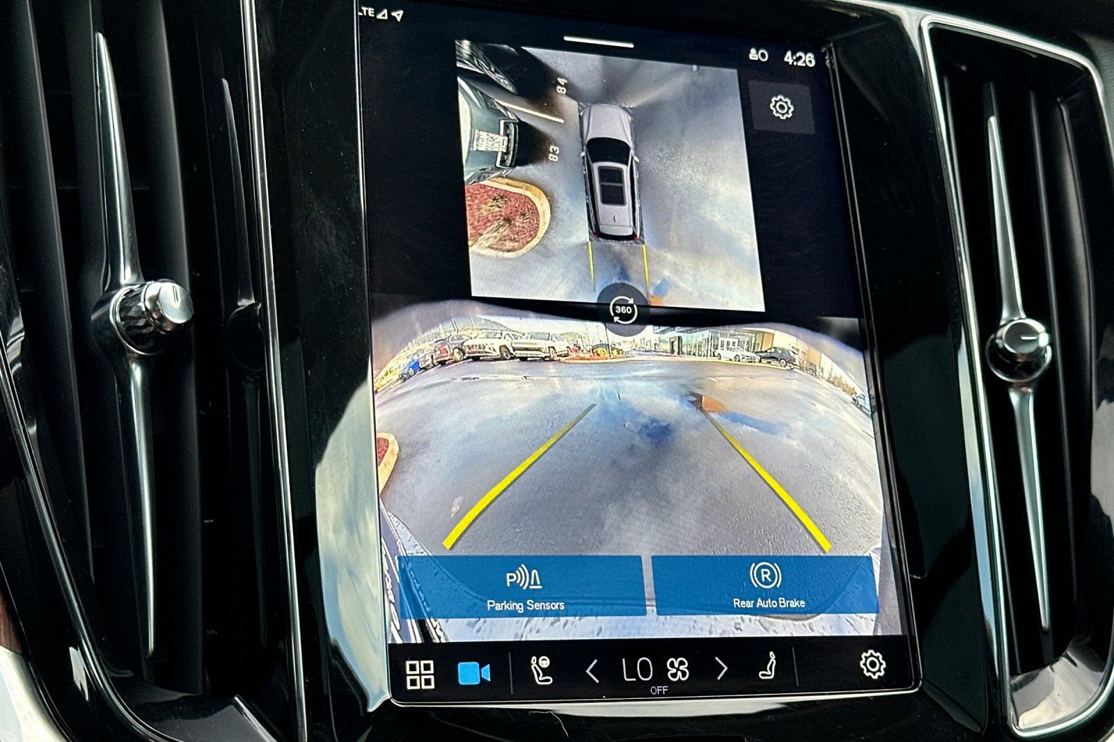 Used 2025 Volvo V60 B5 Cross Country Plus image 21