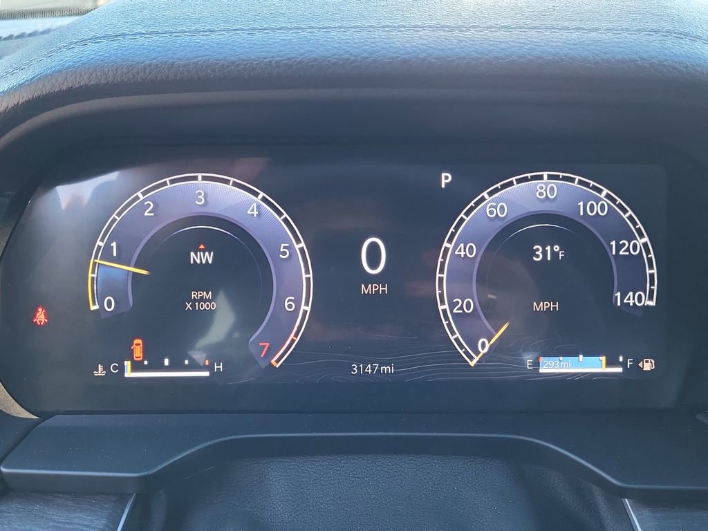 Used 2025 Jeep Grand Cherokee Limited w/ Luxury Tech Group II image 19