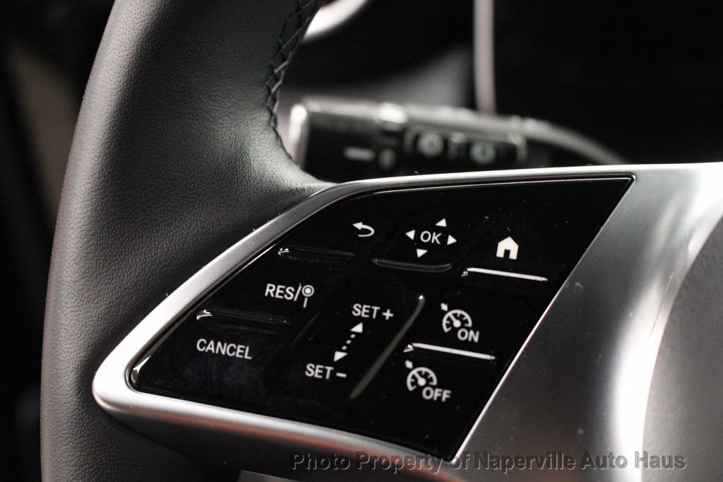 Used 2025 Mercedes-Benz GLC 300 4MATIC image 16