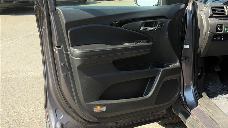 Used 2017 Honda Pilot Touring image 21