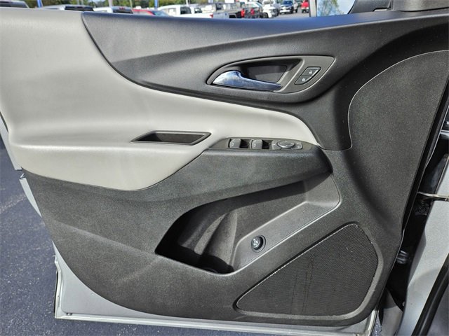 Used 2023 Chevrolet Equinox LT image 24