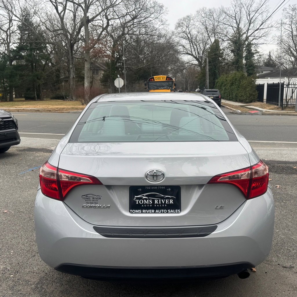 Used 2018 Toyota Corolla LE image 12