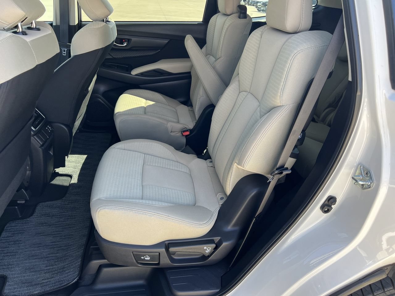 Used 2023 Subaru Ascent Premium w/ Convenience Package AWD/4WD image 22