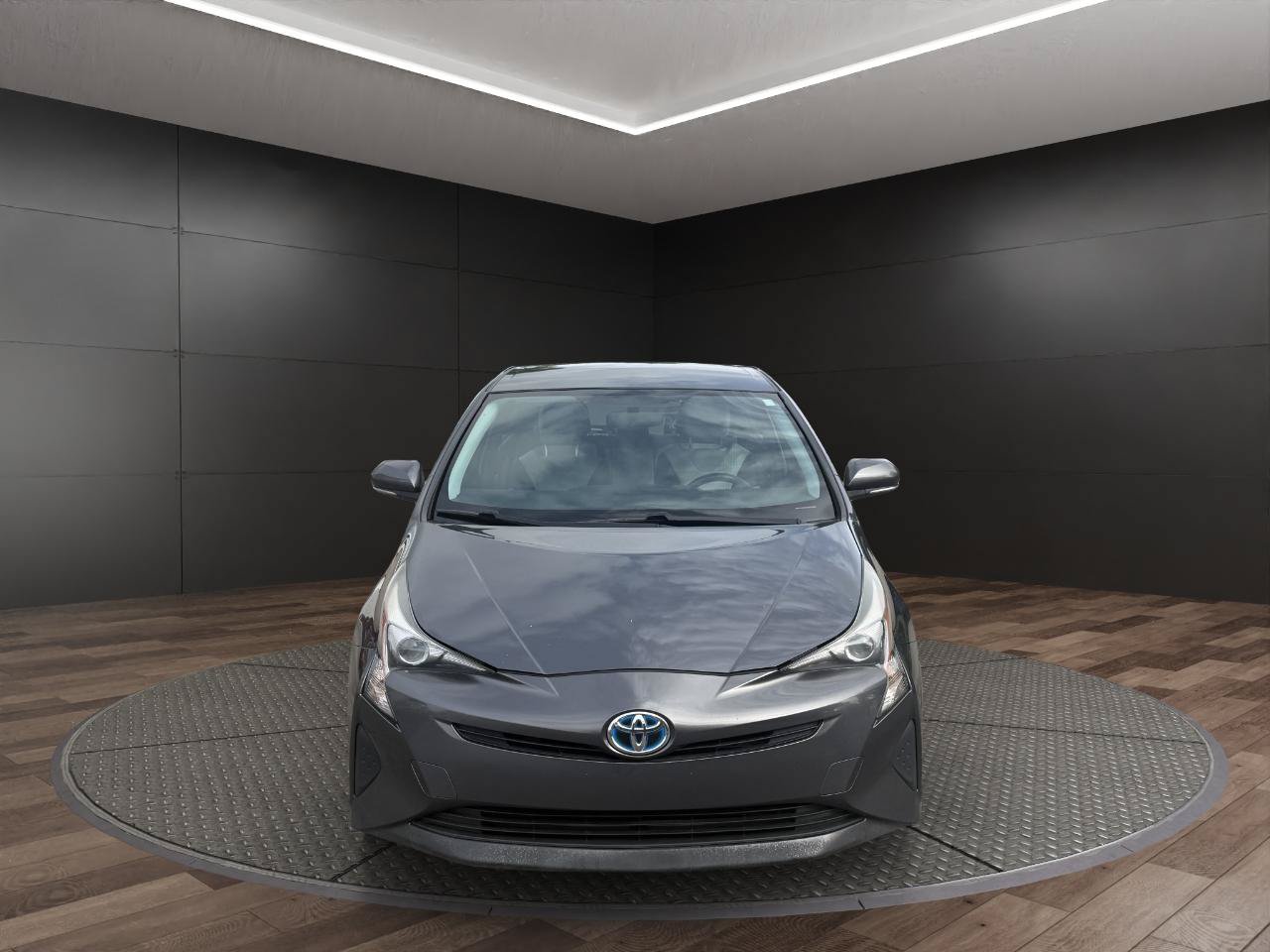 Used 2016 Toyota Prius Two FWD image 3