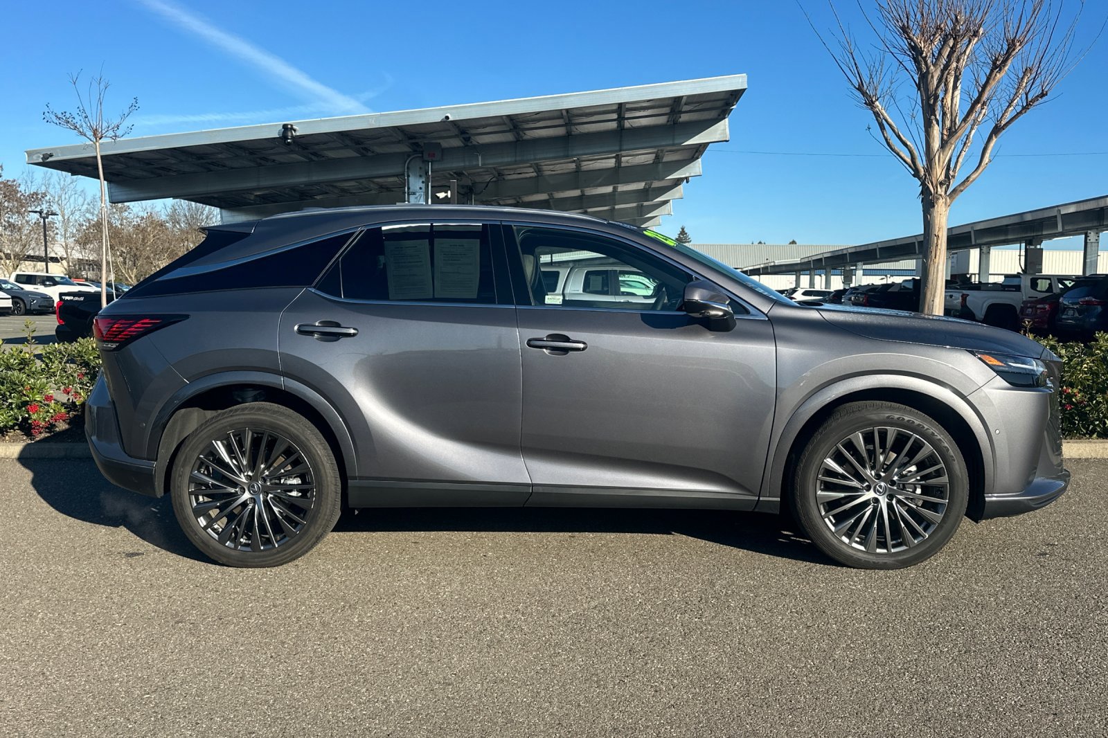 Used 2023 Lexus RX 350h image 3