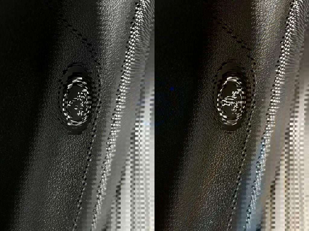 Used 2020 GMC Acadia SLE w/ Driver Convenience Package image 15