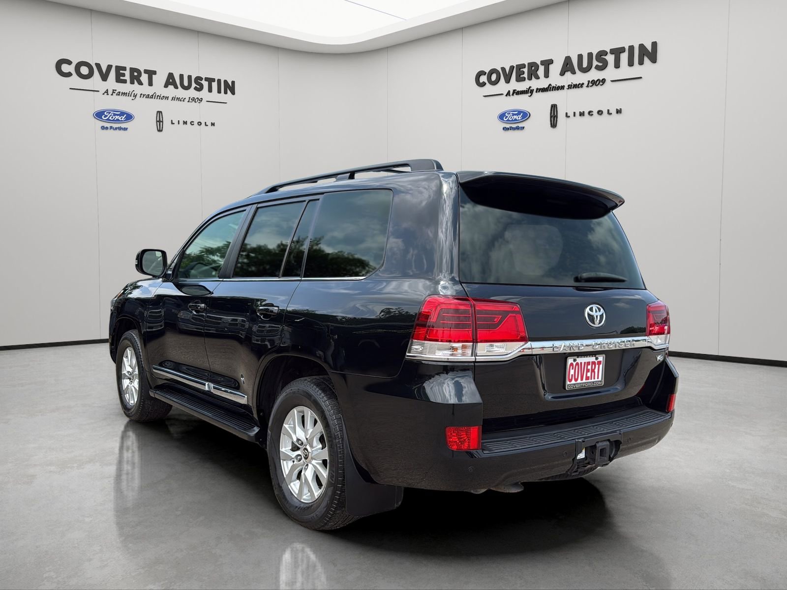 Used 2018 Toyota Land Cruiser AWD/4WD image 3