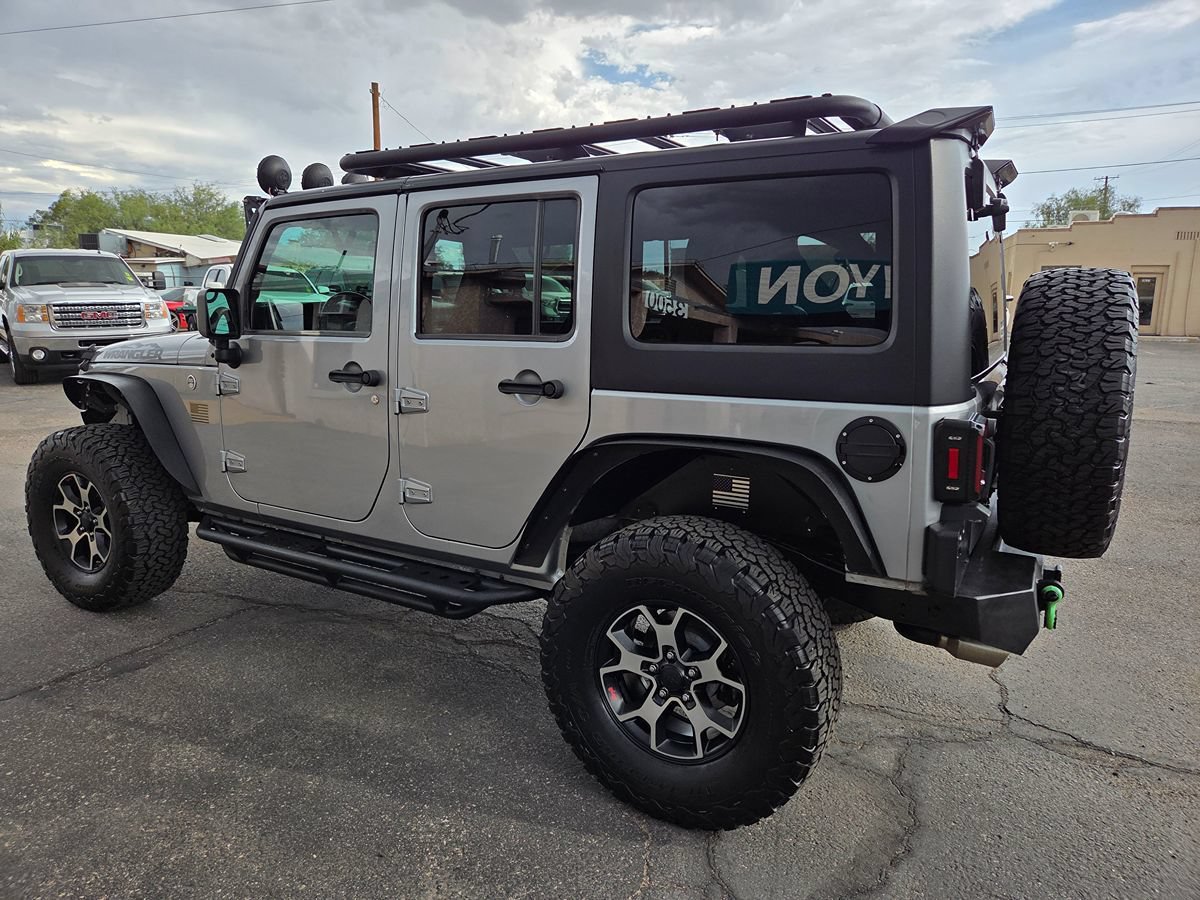 Used 2018 Jeep Wrangler Unlimited Sahara w/ Connectivity Group AWD/4WD image 18