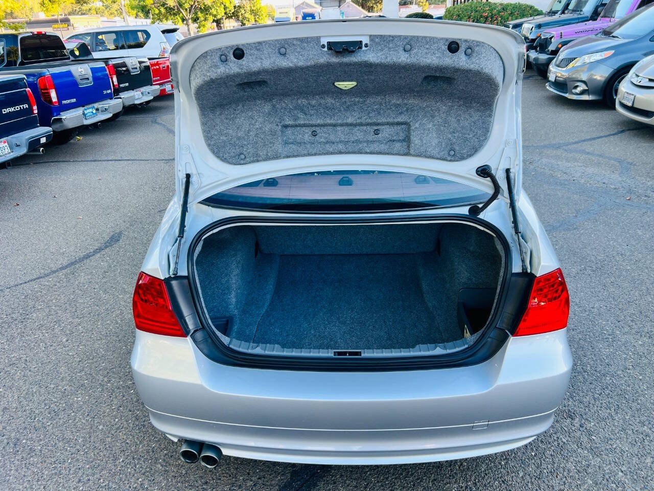 Used 2009 BMW 328i Sedan RWD image 9