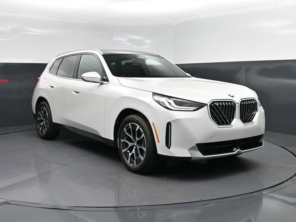 Certified 2025 BMW X3 xDrive30i w/ Premium Package image 9