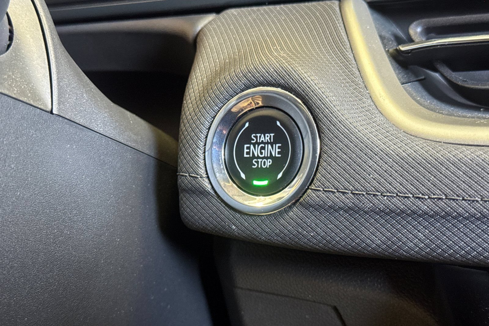 Used 2024 Chevrolet TrailBlazer LT w/ LT Cold Weather Package FWD image 33