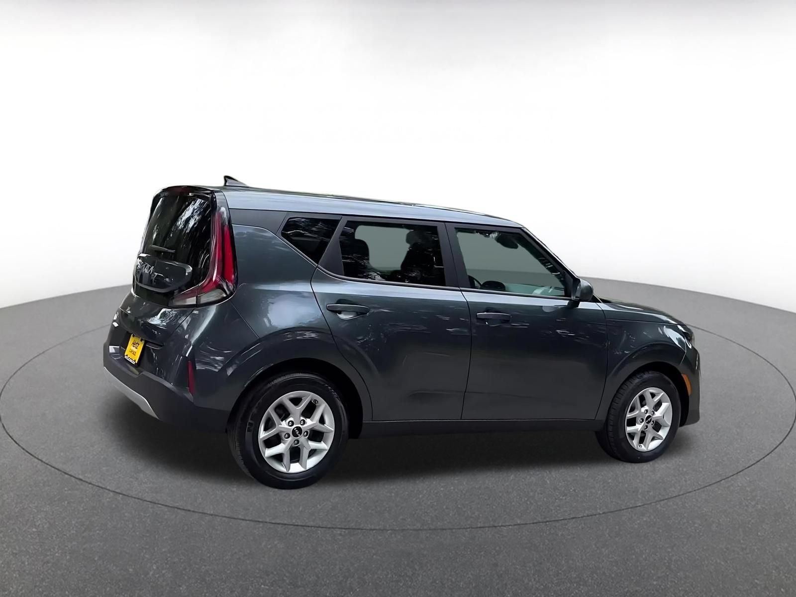 Used 2025 Kia Soul LX w/ LX Technology Package FWD image 14