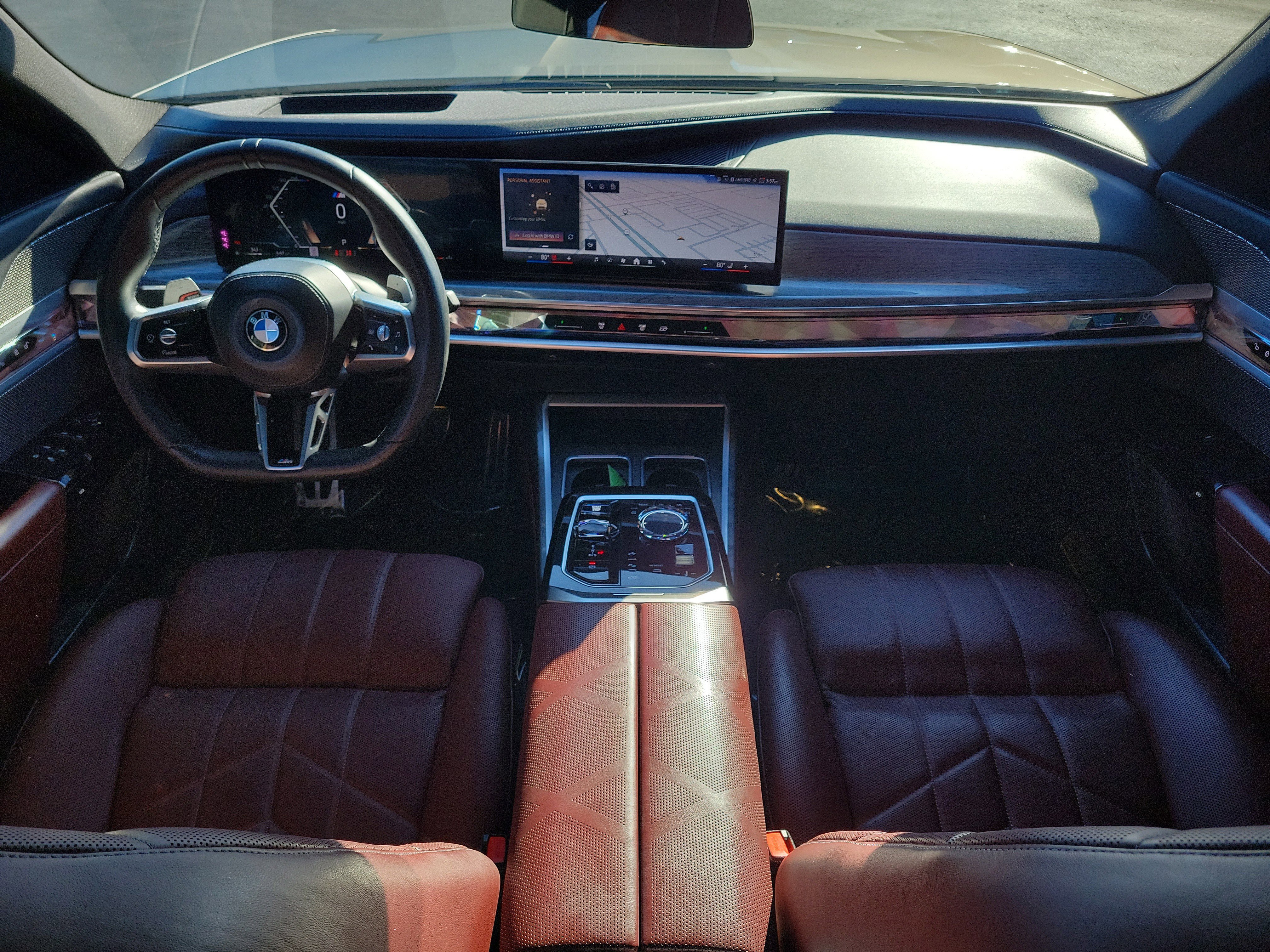 Used 2023 BMW 740i image 13