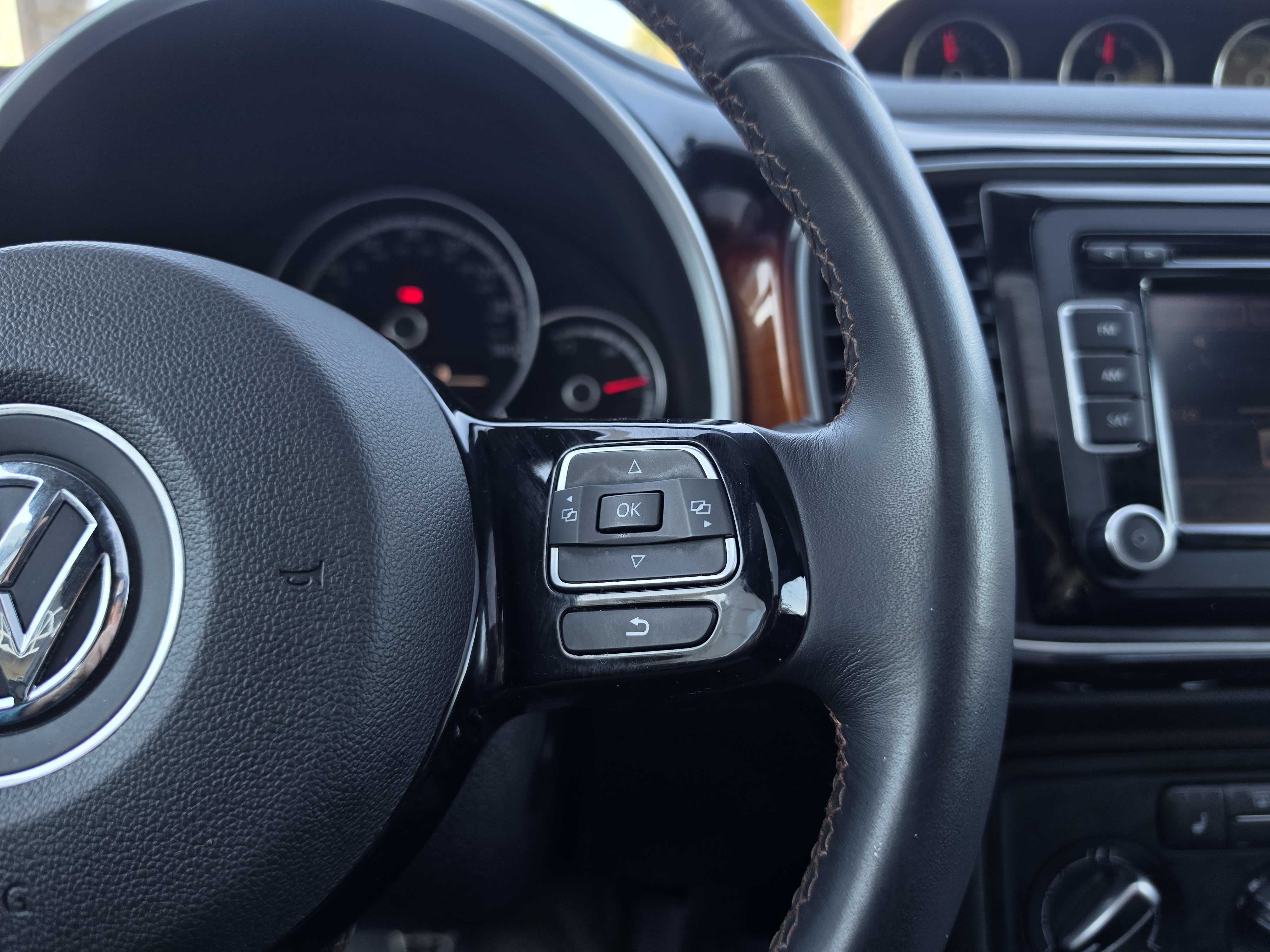 Used 2013 Volkswagen Beetle Turbo FWD image 20