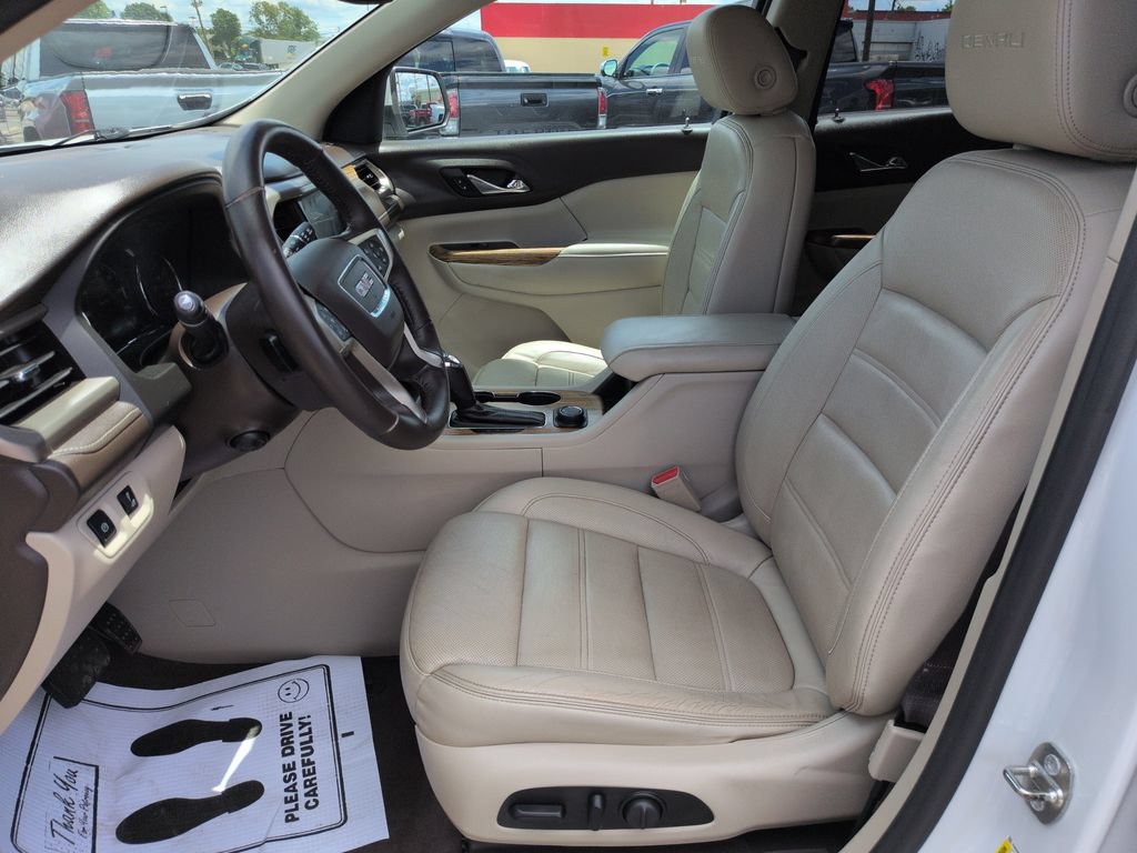 Used 2017 GMC Acadia Denali w/ Technology Package FWD image 9