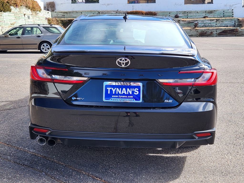Used 2025 Toyota Camry SE image 4