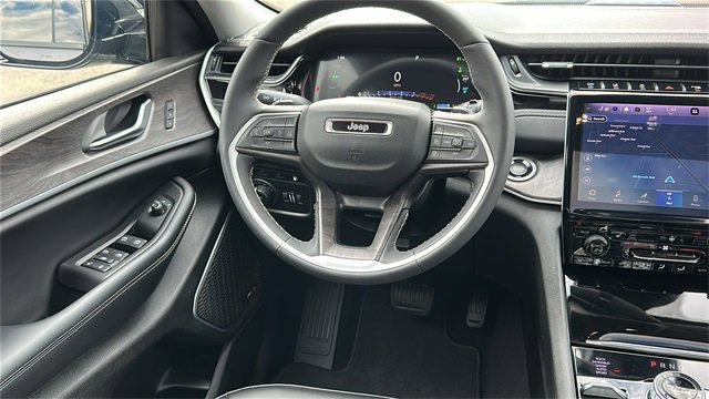 Used 2023 Jeep Grand Cherokee 4WD 4xe image 28