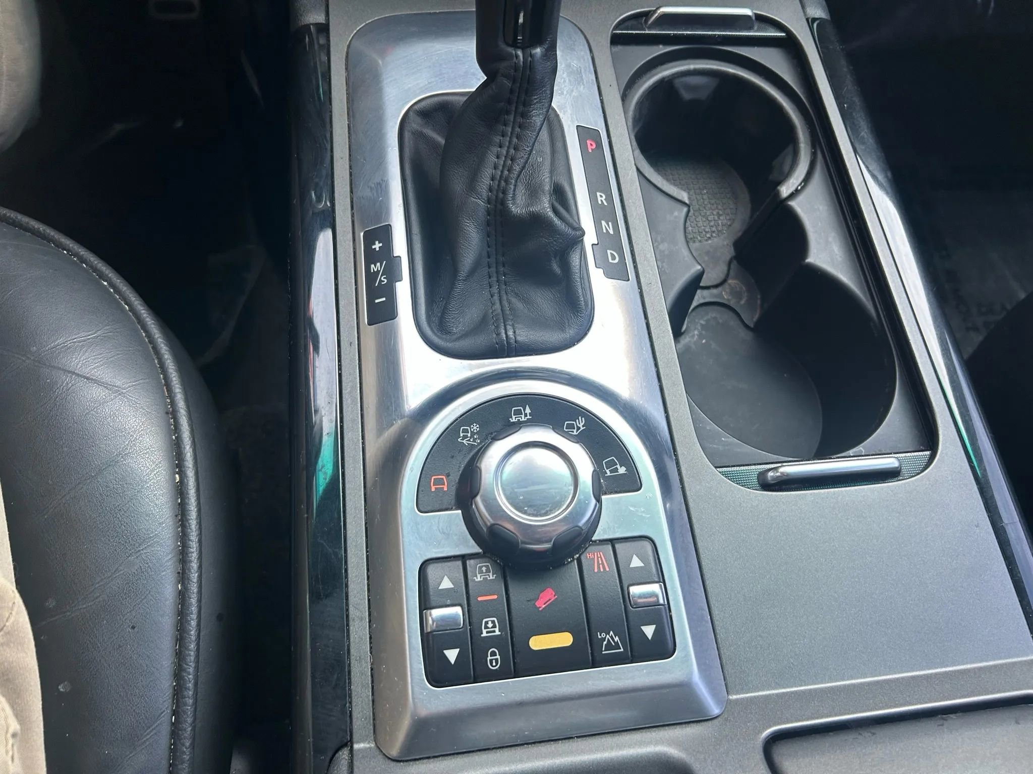 Used 2010 Land Rover Range Rover Supercharged image 10