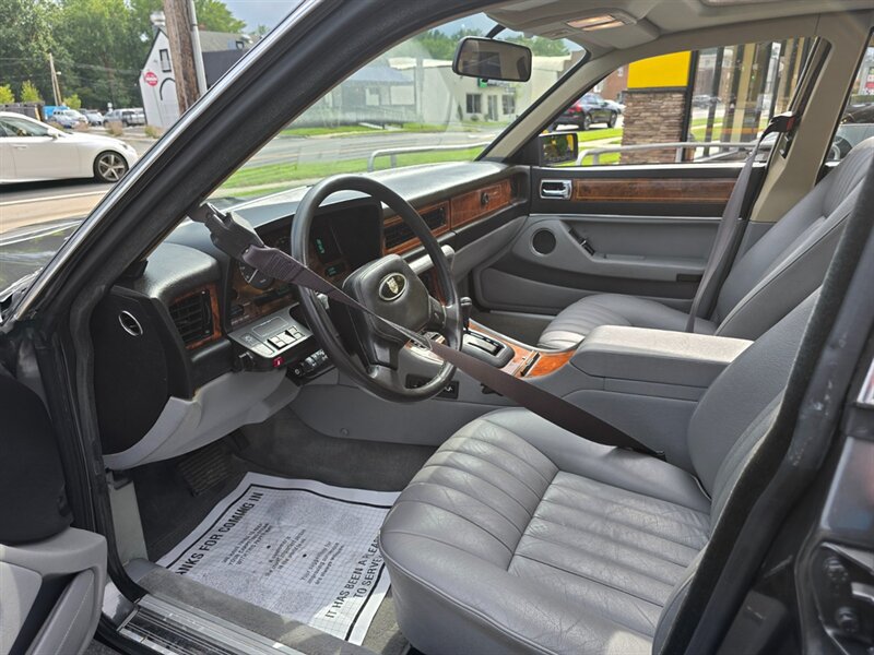 Used 1989 Jaguar XJ6 RWD image 14