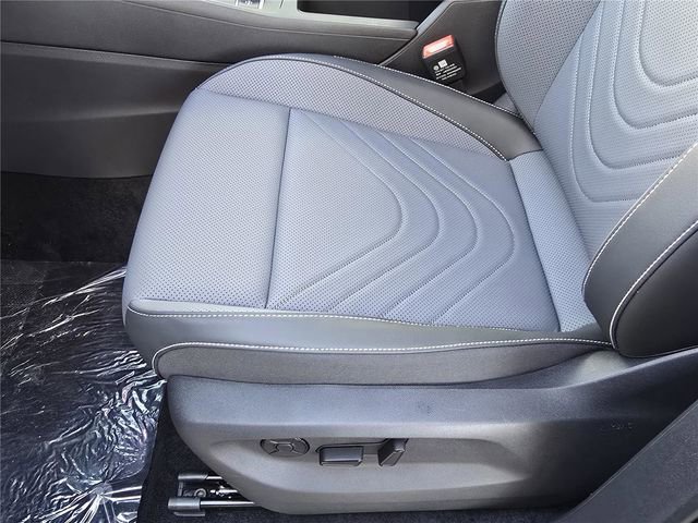 New 2026 Volkswagen Tiguan SE R-Line image 13