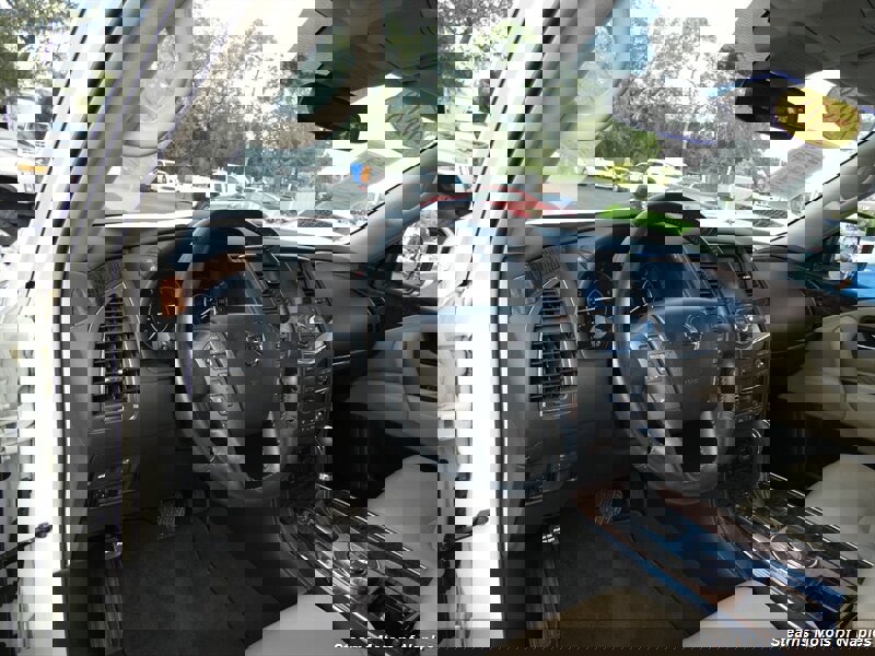 Used 2018 Nissan Armada SL w/ Premium Package image 39