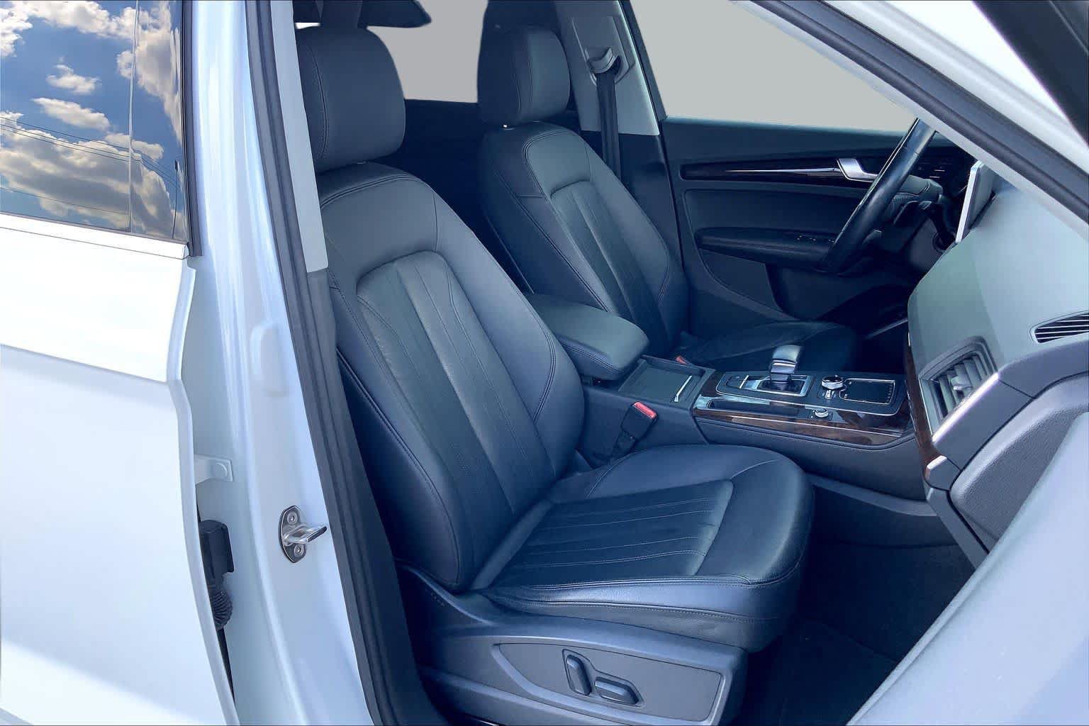 Used 2020 Audi Q5 2.0T Premium Plus w/ Premium Plus Package AWD/4WD image 8