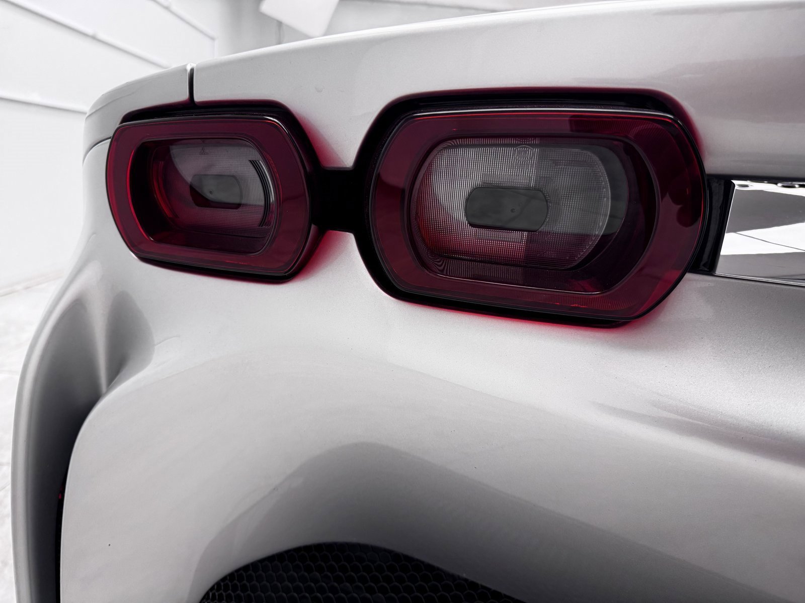 Used 2021 Ferrari SF90 Stradale image 14