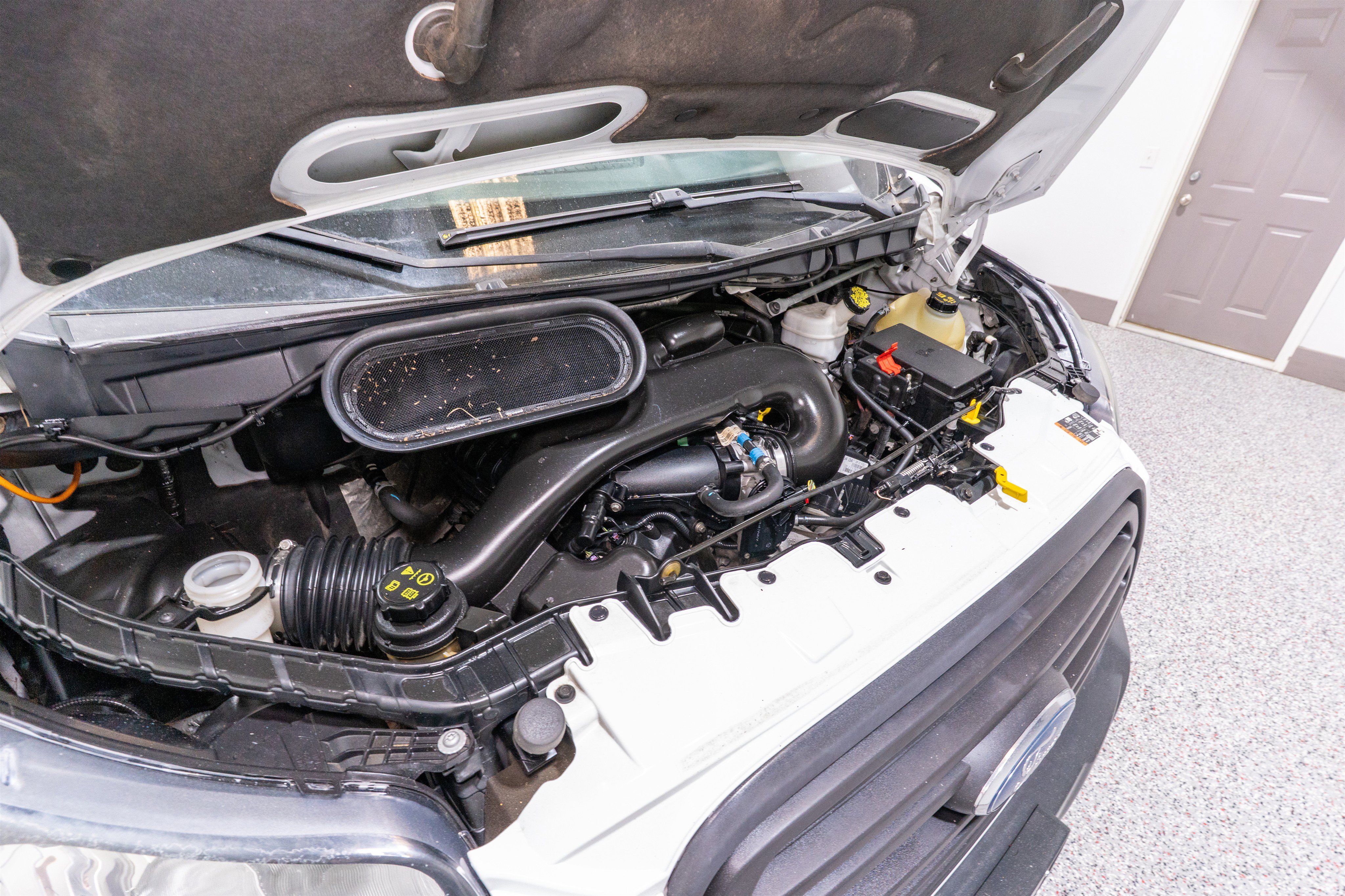 Used 2018 Ford Transit 350 148 High Roof Extended image 31