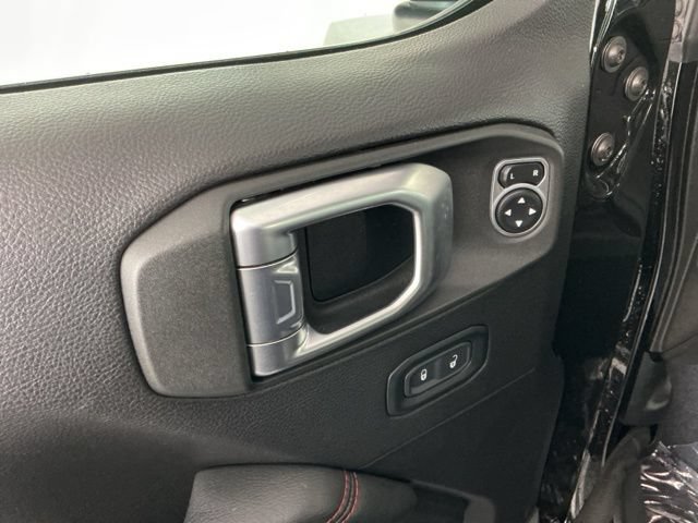 Used 2019 Jeep Wrangler Unlimited Rubicon w/ Uconnect 4C Nav & Sound Group AWD/4WD image 13