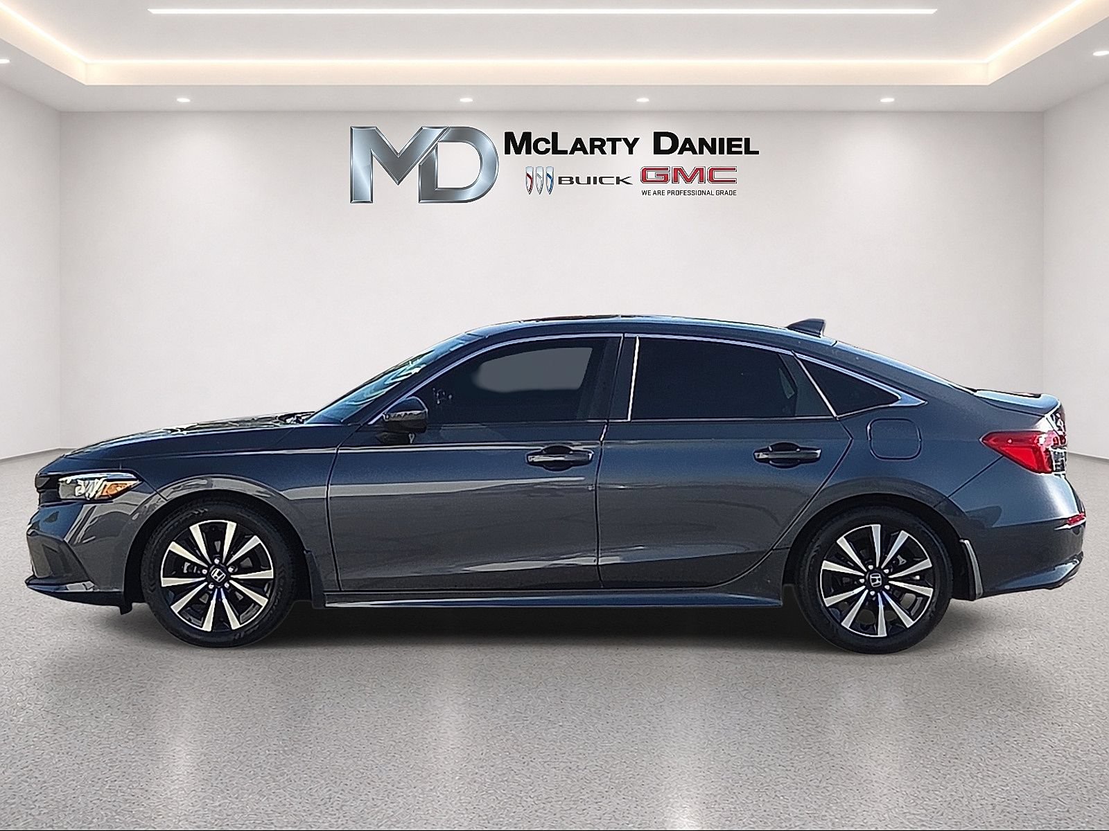 Used 2023 Honda Civic EX image 2