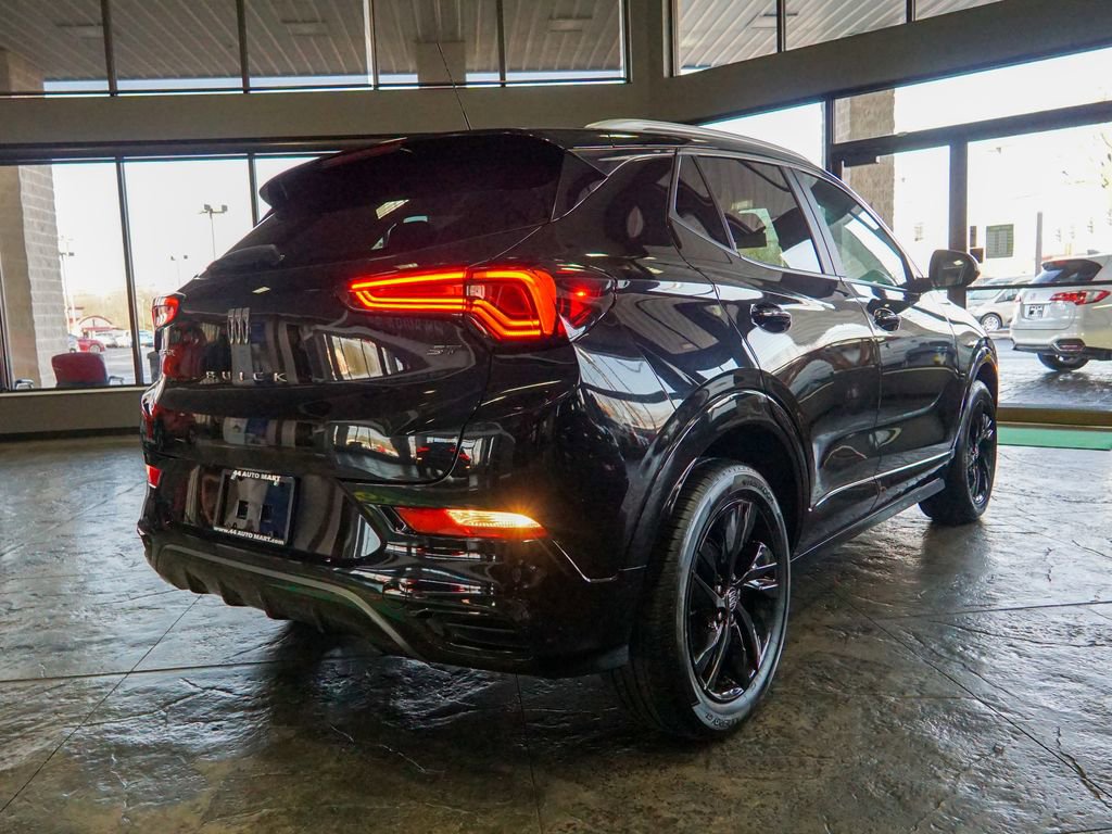 Used 2024 Buick Encore GX Sport Touring image 3