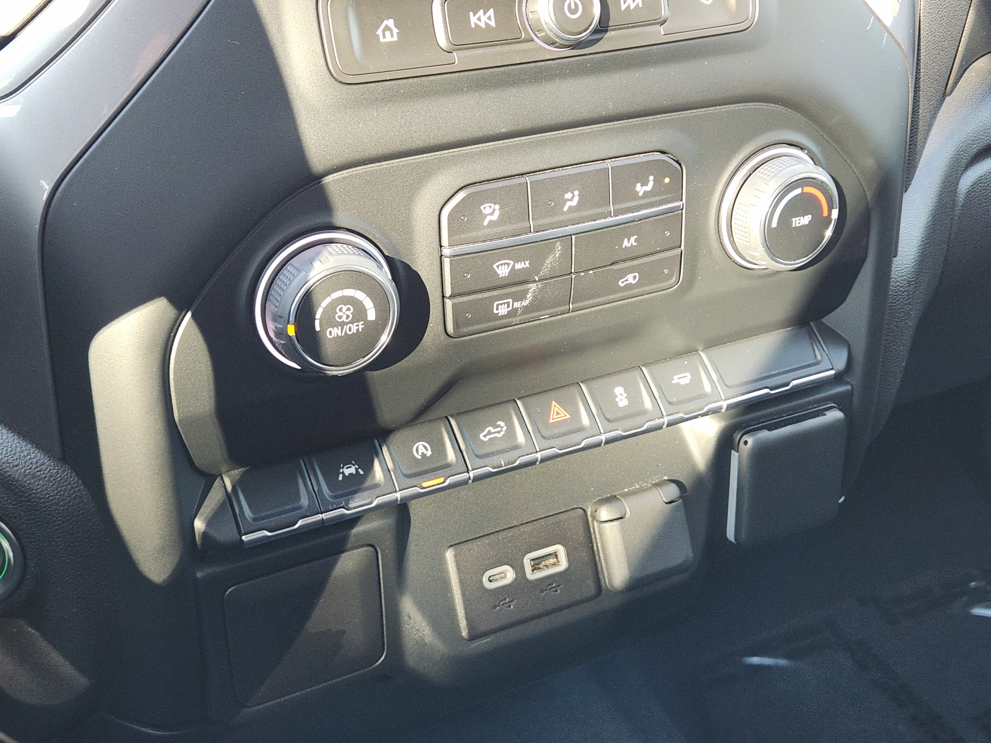 Used 2022 Chevrolet Silverado 1500 Custom w/ LPO, Dark Essentials Package image 20