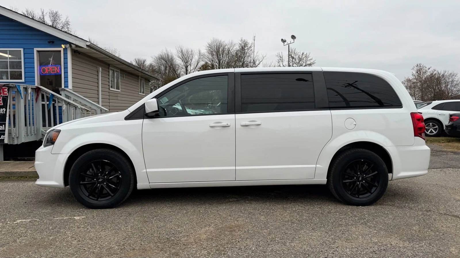 Used 2019 Dodge Grand Caravan GT image 9