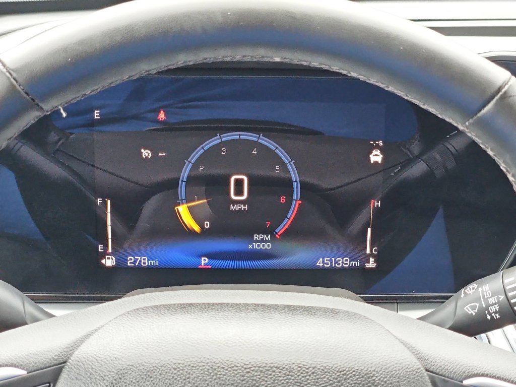 Used 2025 Chevrolet Trax LT w/ LT Convenience Package FWD image 16