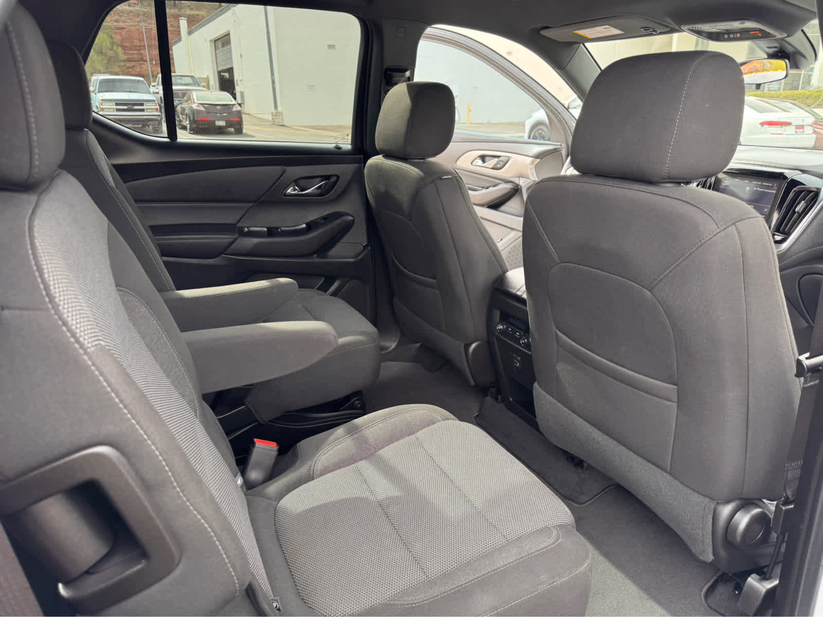 Used 2023 Chevrolet Traverse LT image 14
