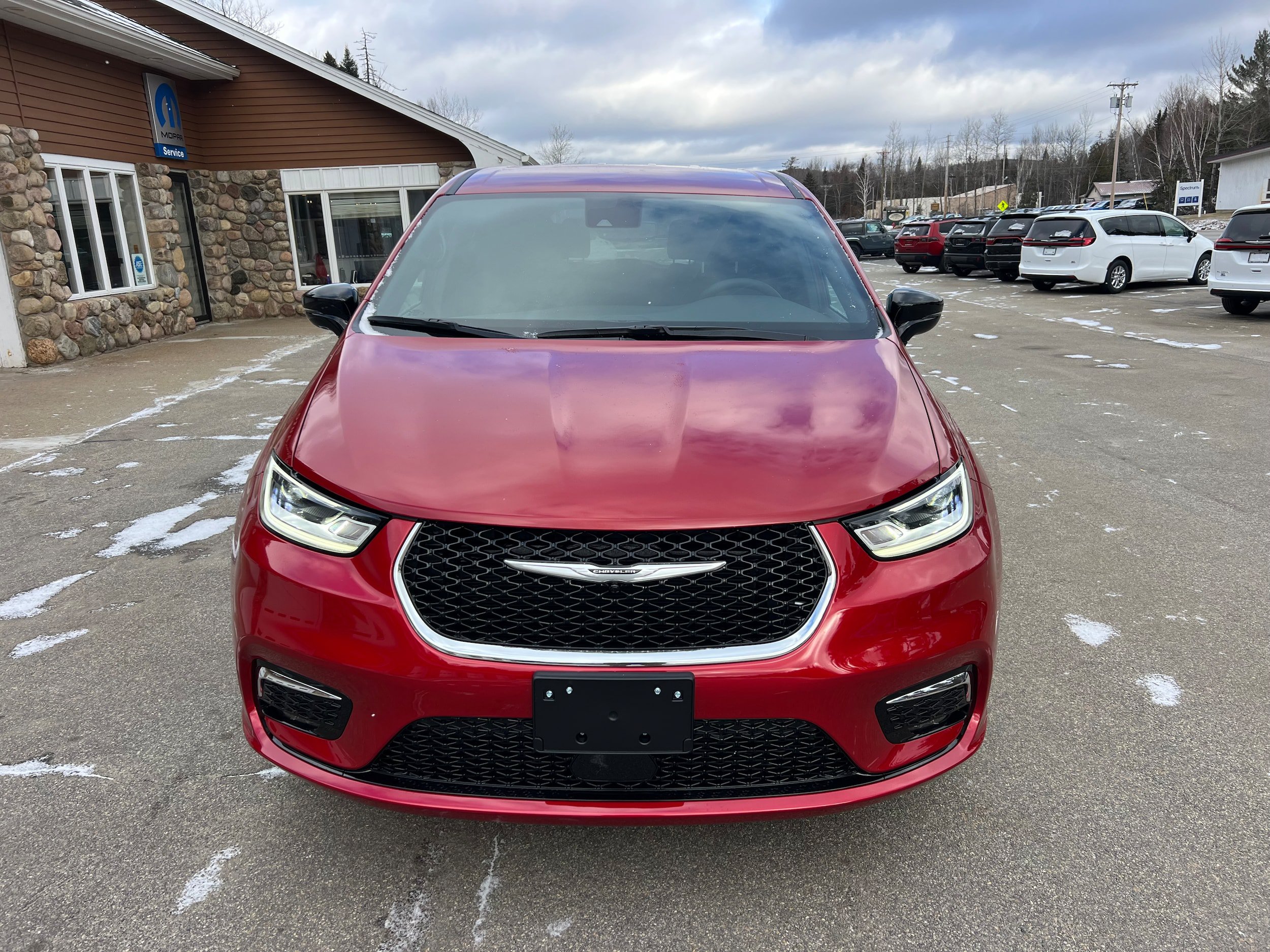 New 2026 Chrysler Pacifica Select AWD/4WD image 2