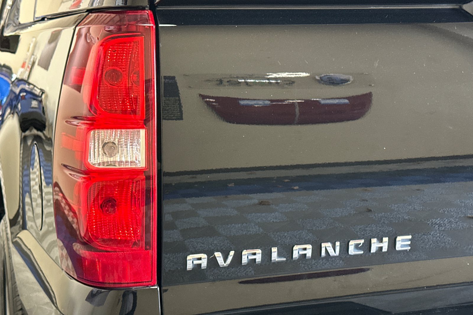 Used 2013 Chevrolet Avalanche LT w/ Texas Edition RWD image 41