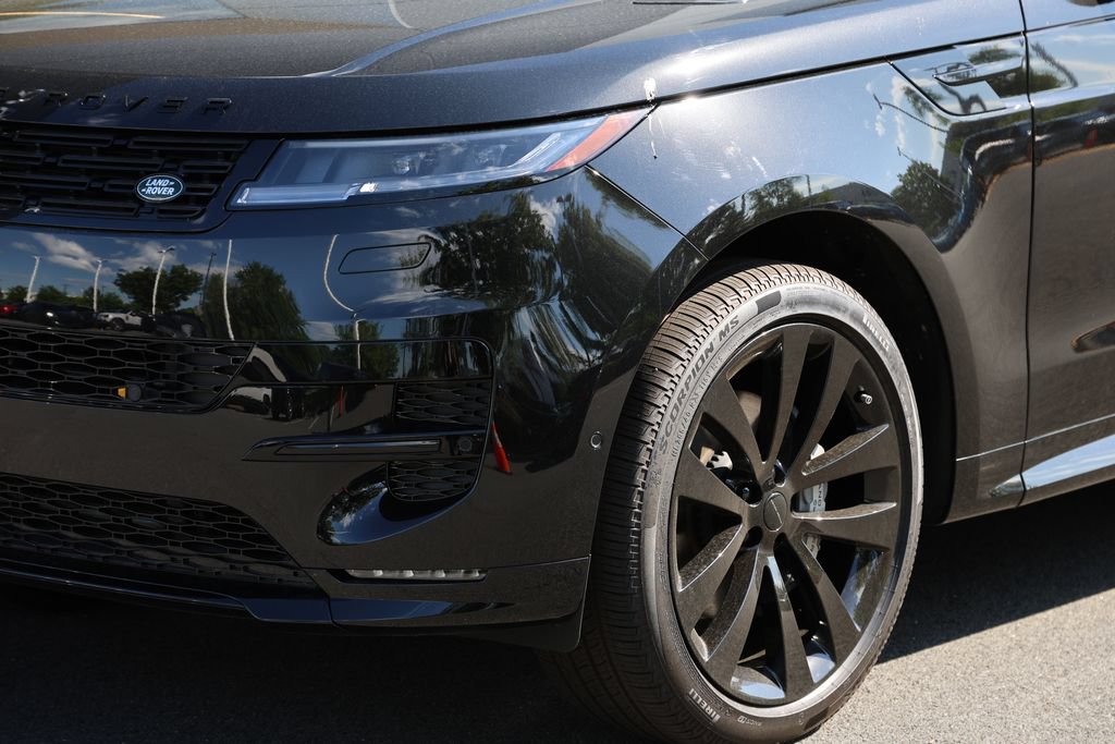 New 2026 Land Rover Range Rover Sport Dynamic SE AWD/4WD image 6