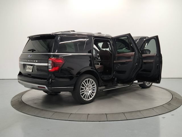 Used 2023 Ford Expedition Limited RWD image 16