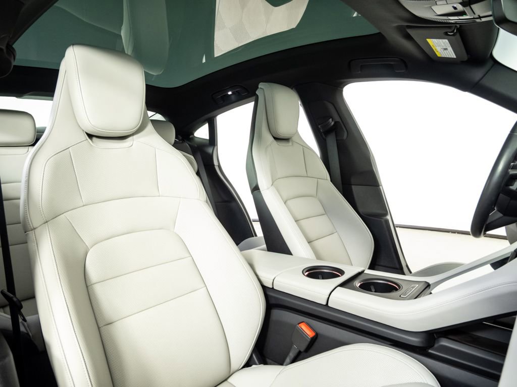 Used 2021 Porsche Taycan image 23