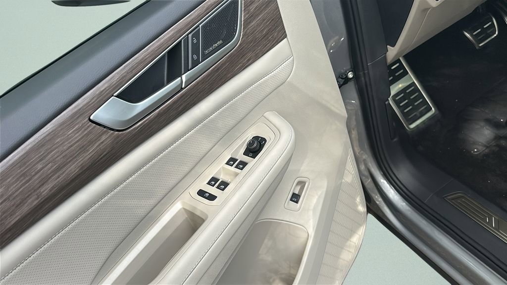 New 2026 Volkswagen Atlas SEL Premium R-Line image 10