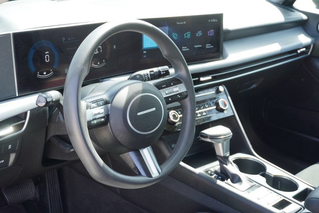 Used 2025 Hyundai Sonata SE FWD image 17