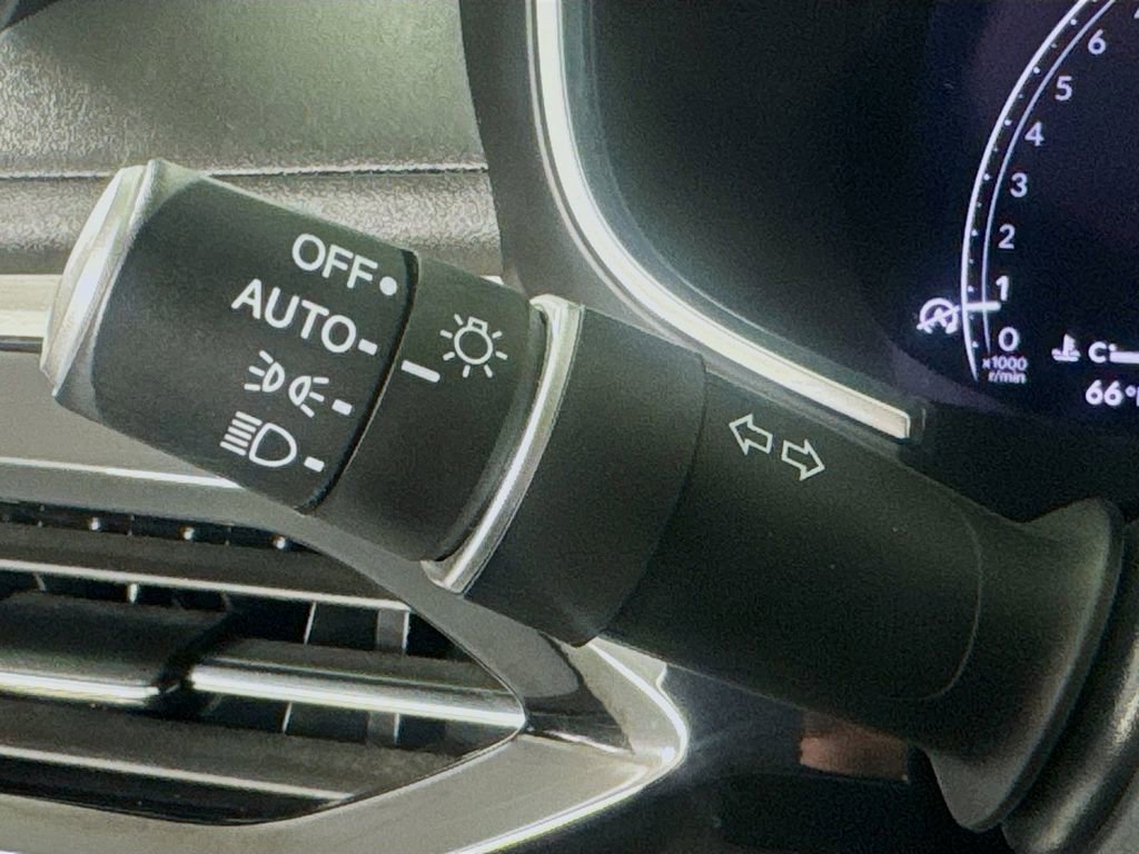 Used 2023 Acura MDX FWD w/ Technology Package image 12