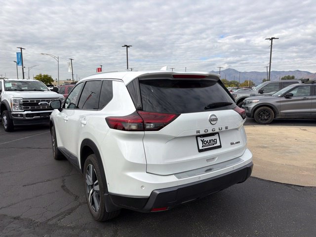 Used 2025 Nissan Rogue SL w/ SL Premium Package AWD/4WD image 8