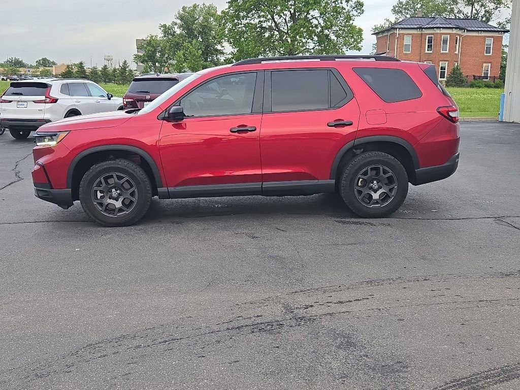 Certified 2024 Honda Pilot TrailSport image 4