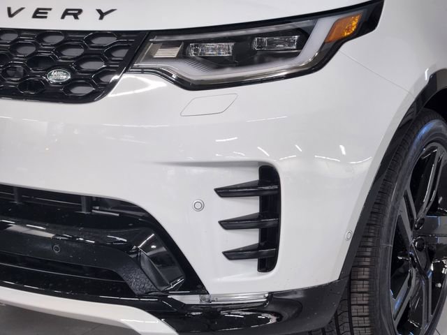 New 2025 Land Rover Discovery Dynamic SE image 12