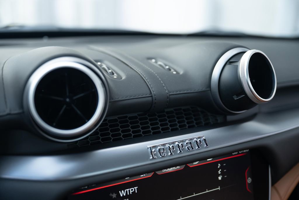 Certified 2019 Ferrari Portofino image 45