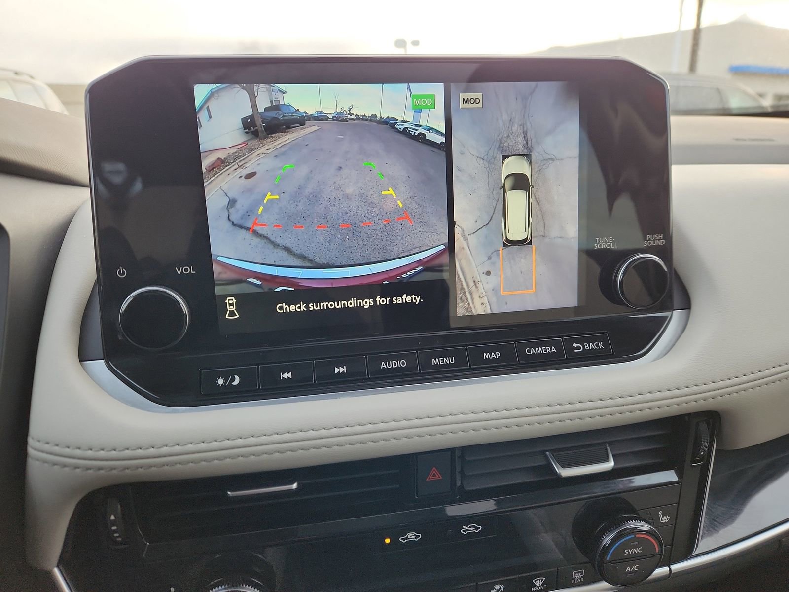 Used 2023 Nissan Rogue SL w/ SL Premium Package image 25